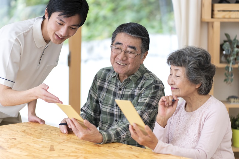 老人ホームのボランティアは何をする？始め方から活動内容、注意点まで解説