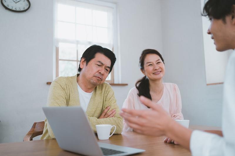 悪質業者に注意！優良な老人ホーム紹介センターの見分け方