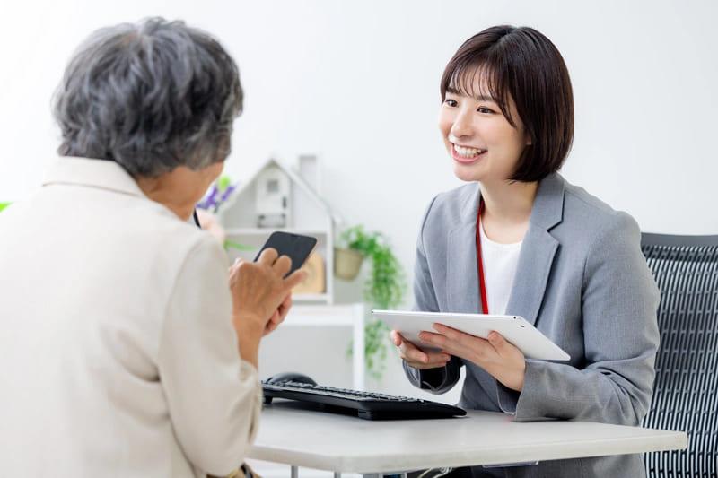 退院後に入る施設の探し方｜老健・特養・有料老人ホームの違いと選び方