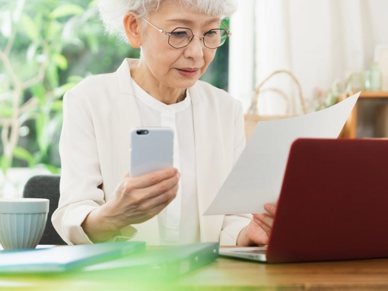 老人ホームは身元保証人がいないと入れない？代行サービスや後見制度の活用法