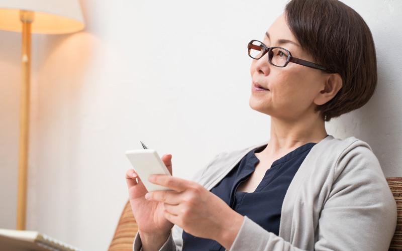 老人ホームの費用を抑える賢い探し方｜月額利用料の内訳と安くする節約術