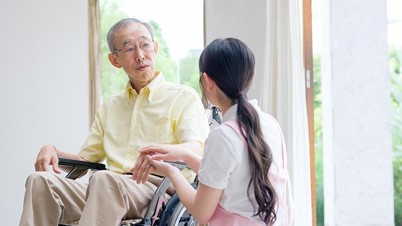 リウマチでも安心できる老人ホームの選び方｜痛みへのケアと医療体制を確認するポイント