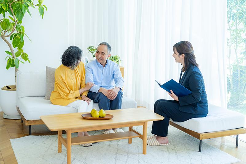 介護保険と障害者手帳の併用はできる？65歳からの優先順位とサービスの違いを徹底解説