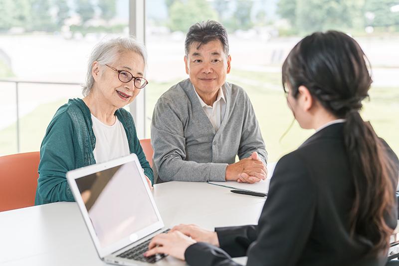 介護保険のケアプランは自分で作れる？セルフプラン（自己作成）のメリット・デメリットと手続き方法を解説