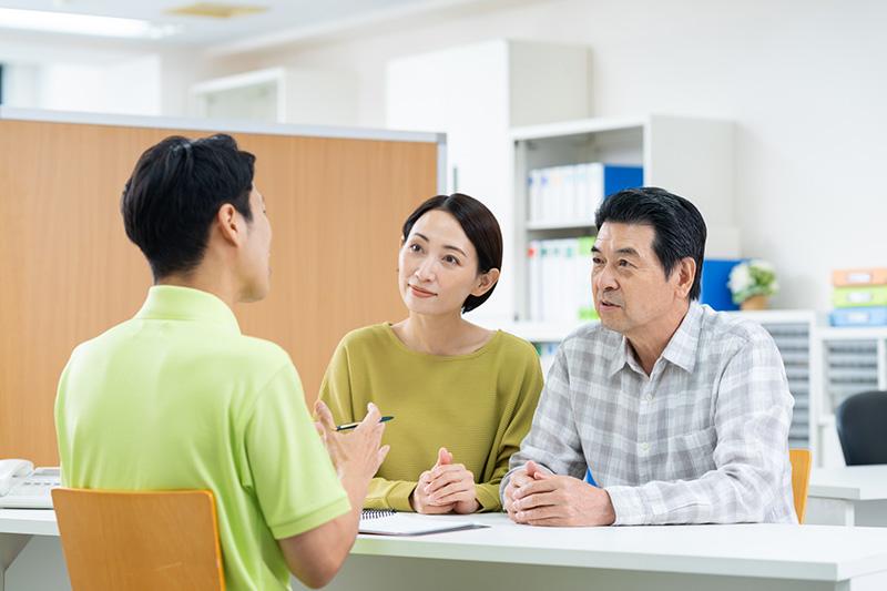 住宅型有料老人ホームの問題点とは？7つのデメリットと対策を解説
