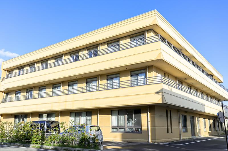 老人ホームと特別養護老人ホームは別物?違いを費用・入居条件から解説