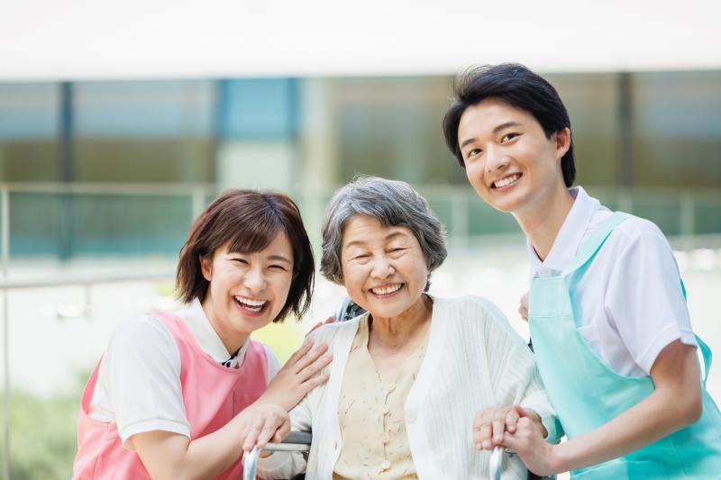 【吹田市】認知症の受け入れが可能な老人ホーム|症状別の施設一覧と失敗しない選び方