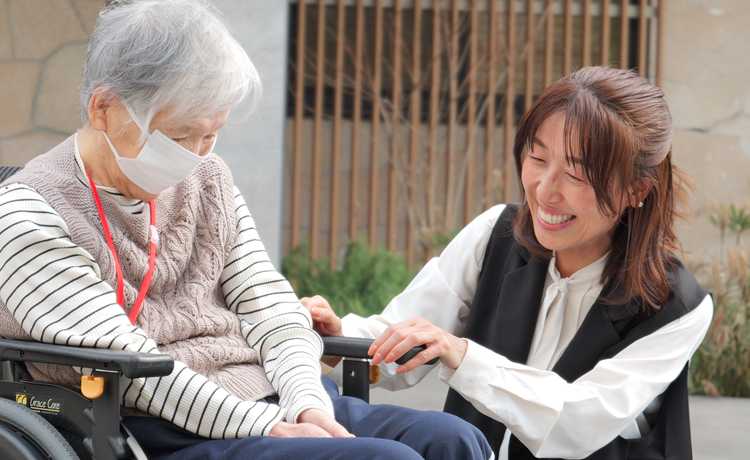 老人ホーム・介護施設の相談員｜福永相談員