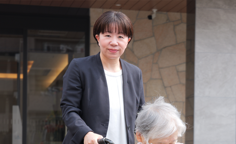 老人ホーム・介護施設の相談員｜西村相談員