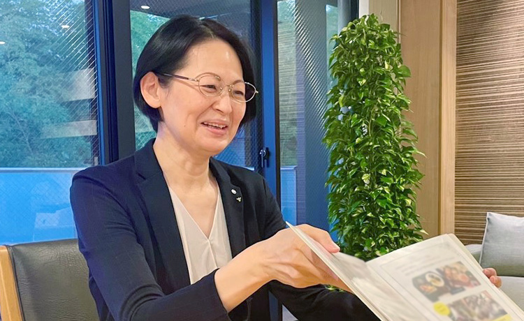 老人ホーム・介護施設の相談員|岡田相談員
